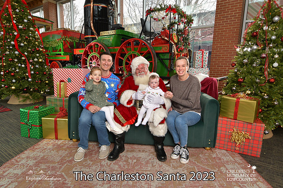 TheCharlestonSanta-12-16-23-2460