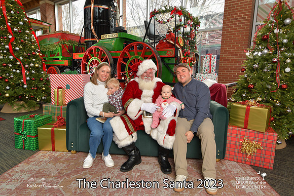 TheCharlestonSanta-12-16-23-2476
