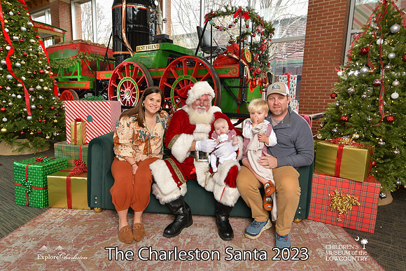 TheCharlestonSanta-12-16-23-2479