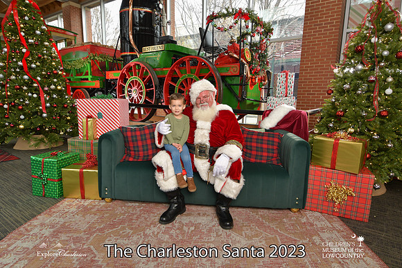 TheCharlestonSanta-12-16-23-2500