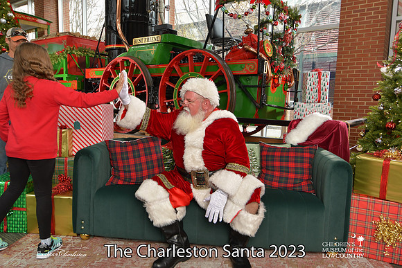 TheCharlestonSanta-12-16-23-2539