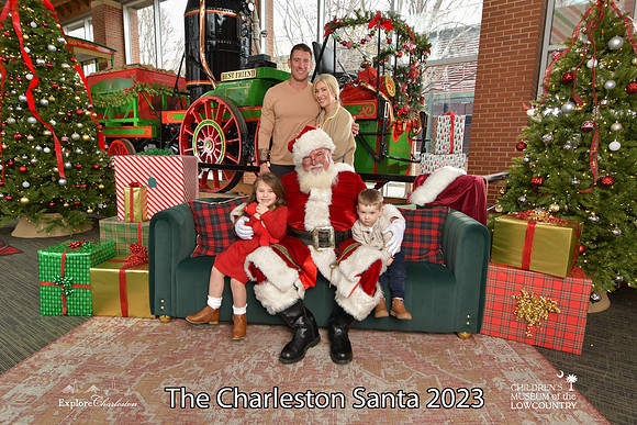 TheCharlestonSanta-12-16-23-2549