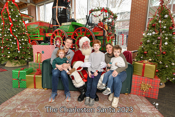 TheCharlestonSanta-12-16-23-2559