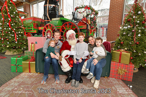 TheCharlestonSanta-12-16-23-2560