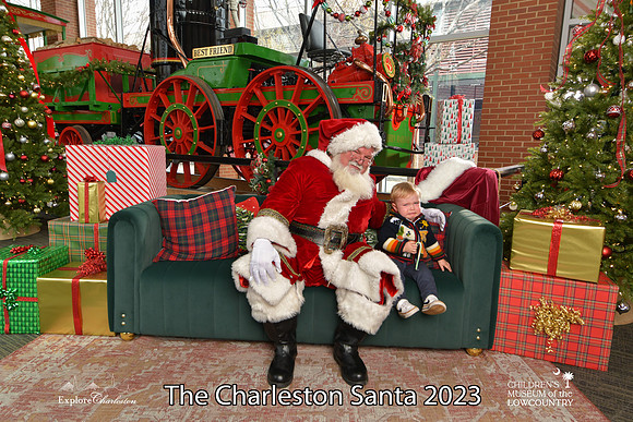 TheCharlestonSanta-12-16-23-2588