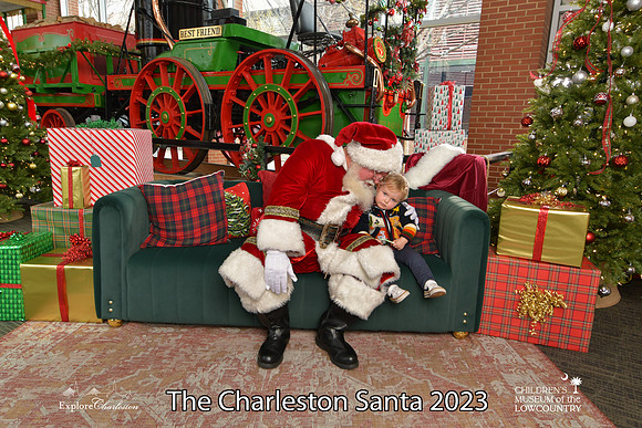 TheCharlestonSanta-12-16-23-2590