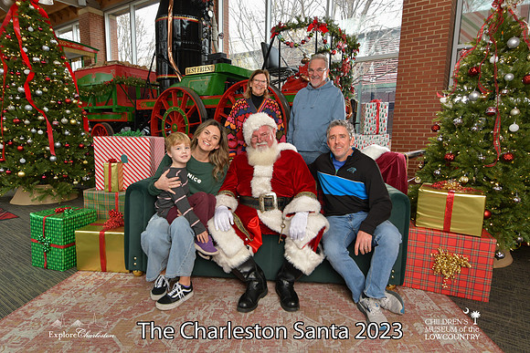 TheCharlestonSanta-12-16-23-2599