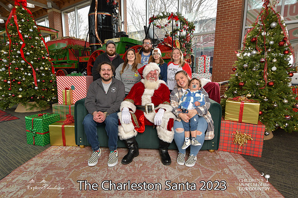 TheCharlestonSanta-12-16-23-2602