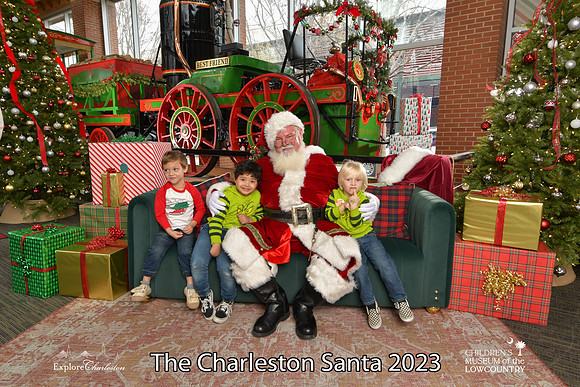 TheCharlestonSanta-12-16-23-2658