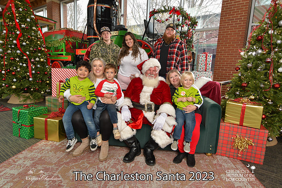 TheCharlestonSanta-12-16-23-2659