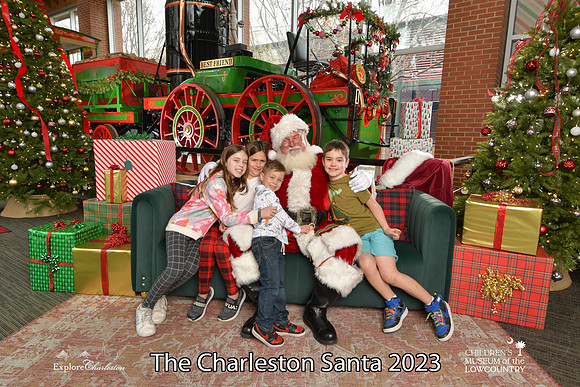 TheCharlestonSanta-12-16-23-2702