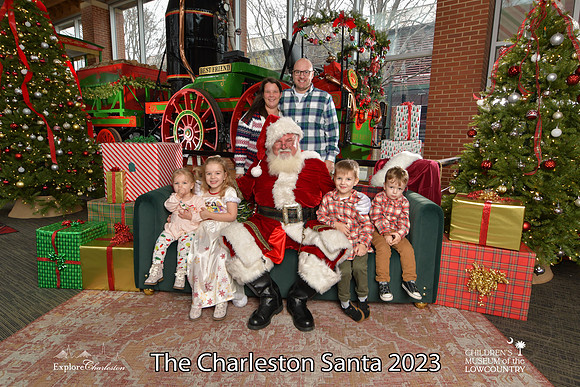 TheCharlestonSanta-12-16-23-2755