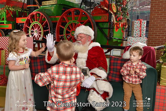 TheCharlestonSanta-12-16-23-2760