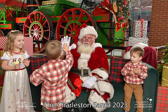 TheCharlestonSanta-12-16-23-2761