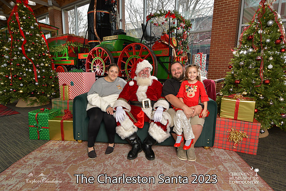 TheCharlestonSanta-12-16-23-2764