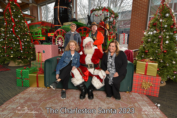 TheCharlestonSanta-12-16-23-2772