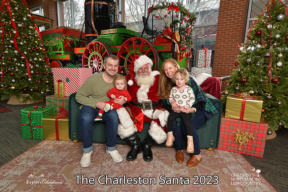TheCharlestonSanta-12-16-23-2774