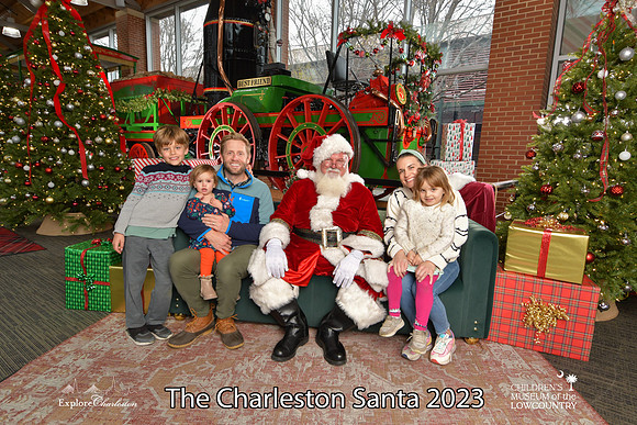 TheCharlestonSanta-12-16-23-2788