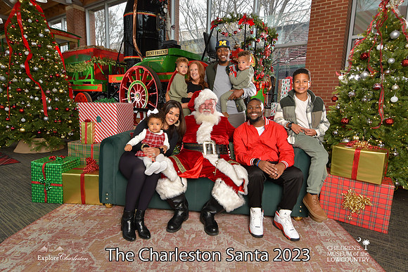 TheCharlestonSanta-12-16-23-2797