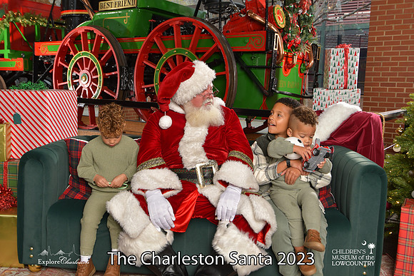 TheCharlestonSanta-12-16-23-2800