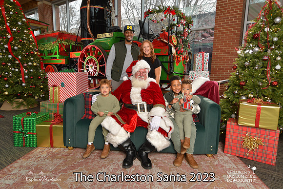 TheCharlestonSanta-12-16-23-2804