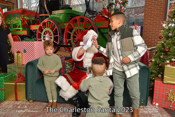 TheCharlestonSanta-12-16-23-2805