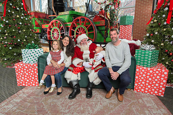 The Charleston Santa 2024-Dec15-2992