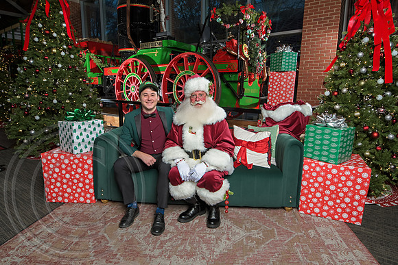 The Charleston Santa 2024-Dec10-2303