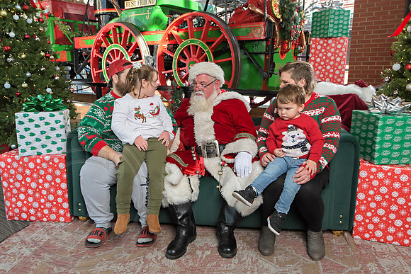 The Charleston Santa 2024-Dec22-3842
