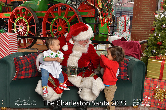 TheCharlestonSanta-12-22-23-2975