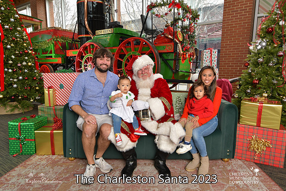 TheCharlestonSanta-12-22-23-2974