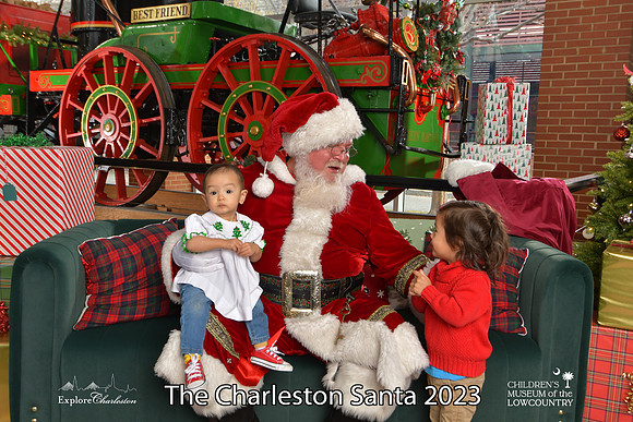 TheCharlestonSanta-12-22-23-2977