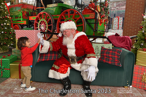 TheCharlestonSanta-12-22-23-2979