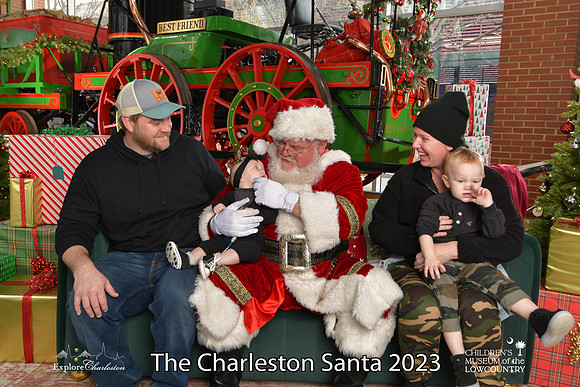 TheCharlestonSanta-12-22-23-2982