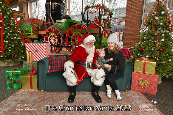 TheCharlestonSanta-12-22-23-2983