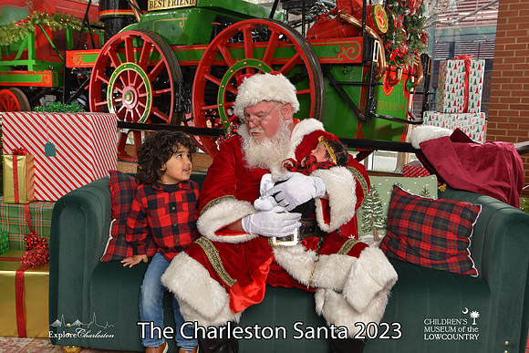 TheCharlestonSanta-12-22-23-2986