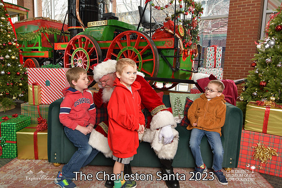 TheCharlestonSanta-12-22-23-2992