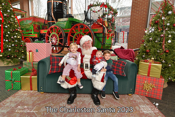 TheCharlestonSanta-12-22-23-2998