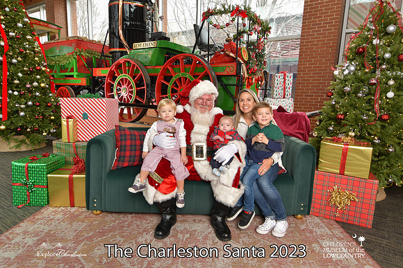 TheCharlestonSanta-12-22-23-2999