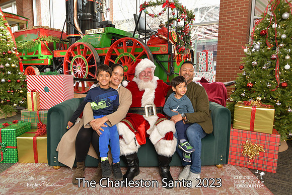 TheCharlestonSanta-12-22-23-3040