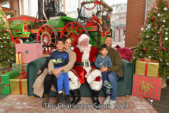 TheCharlestonSanta-12-22-23-3041