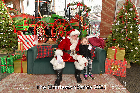TheCharlestonSanta-12-22-23-3042