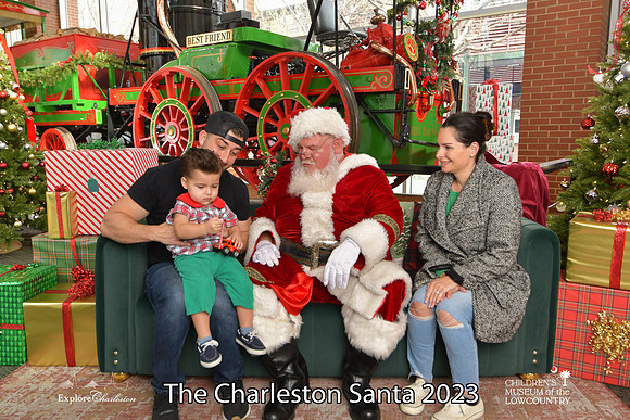 TheCharlestonSanta-12-22-23-3054