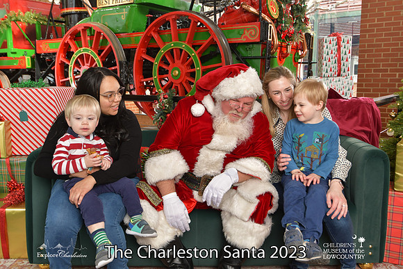 TheCharlestonSanta-12-22-23-3056