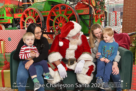 TheCharlestonSanta-12-22-23-3057