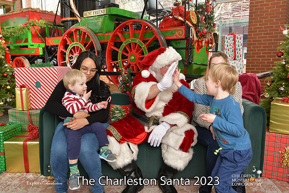 TheCharlestonSanta-12-22-23-3060