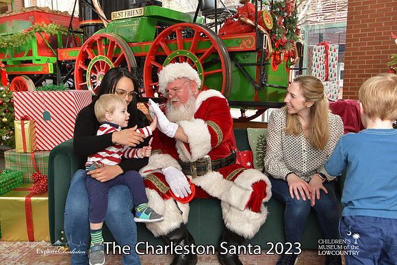 TheCharlestonSanta-12-22-23-3061
