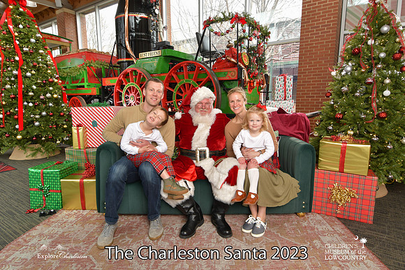 TheCharlestonSanta-12-22-23-3063