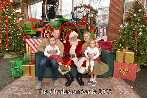 TheCharlestonSanta-12-22-23-3064