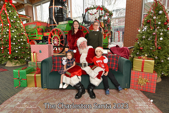 TheCharlestonSanta-12-22-23-3070